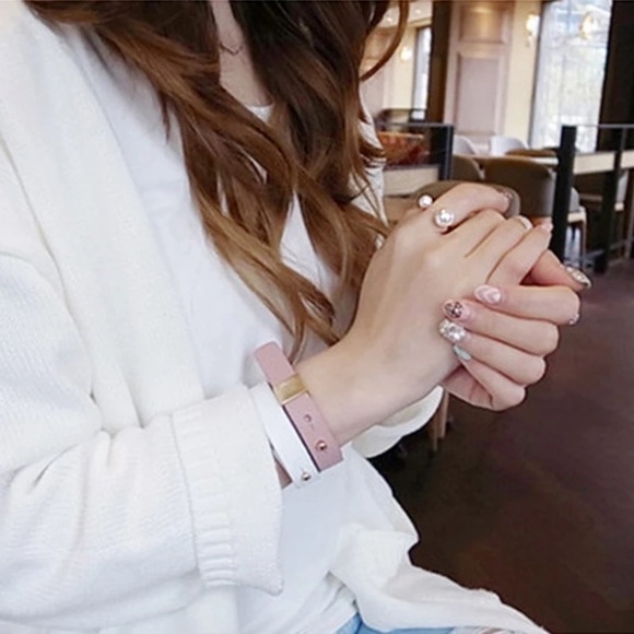 🔴5/$15🔴CLEARANCE Two Pearl Gold Simple Ring NEW - Picture 6 of 15